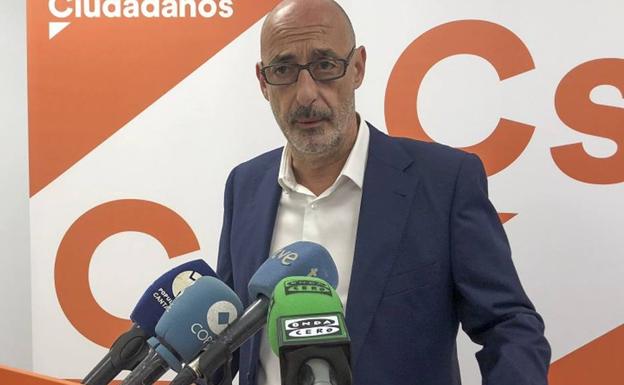 Ciudadanos: «Que los cántabros se agarren la cartera si PSOE y Podemos pactan los presupuestos»