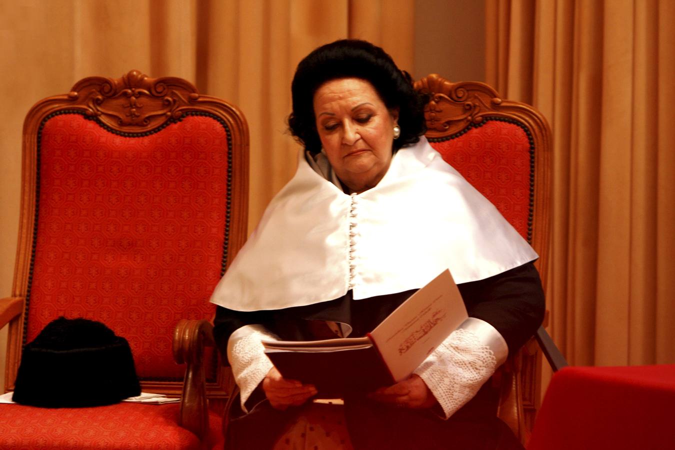 Montserrat Caballé actuó varias veces en Cantabria y estuvo vinculada a la UIMP, donde fue nombrada Doctora Honoris Causa