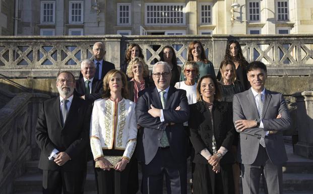 Hernández de Sande se mantiene como presidente del Colegio de Médicos de Cantabria