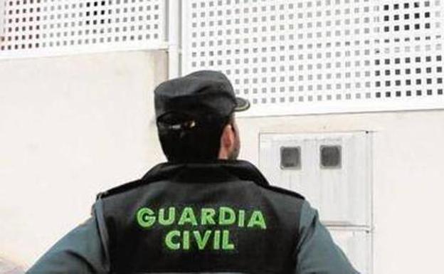 Un agente de la Guardia Civil. 