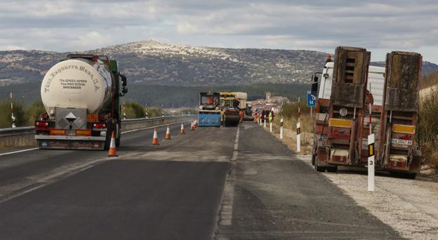 Las máquinas trabajan desde el lunes en la A-67.