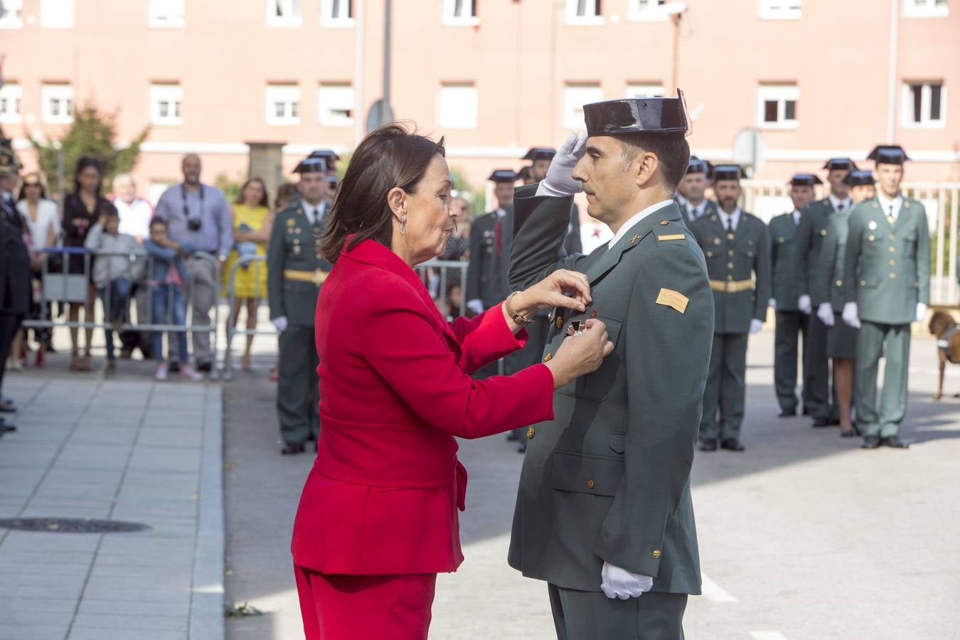 Fotos: Actos del Día del Pilar en el acuartelamiento de Campogiro