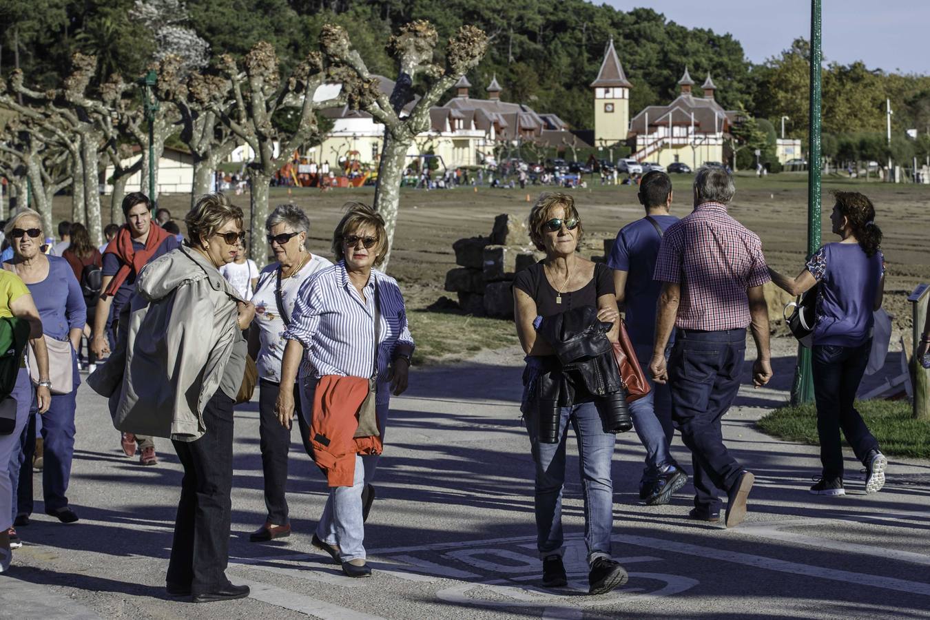 Fotos: Los turistas llenan Cantabria en este Puente del Pilar