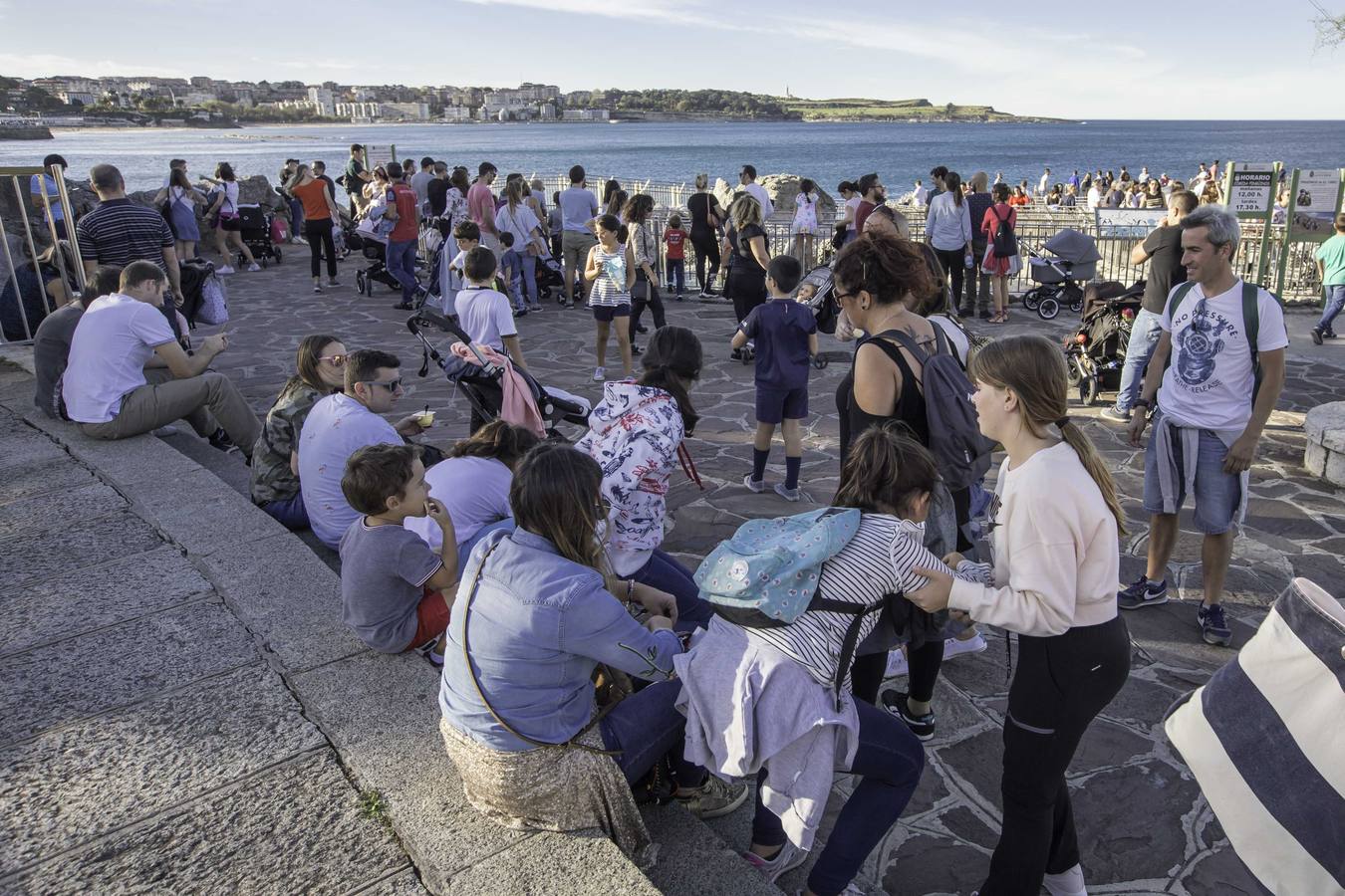 Fotos: Los turistas llenan Cantabria en este Puente del Pilar