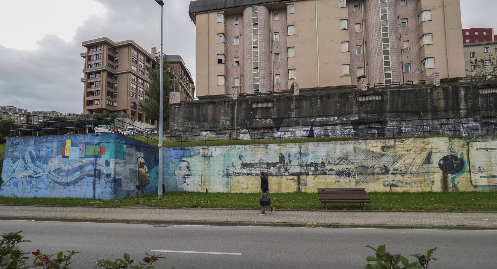 Otra de las obras que Okuda hizo en Santander.