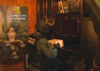 Imagen secundaria 1 - Detenidos dos vecinos de Entrambasaguas por tráfico de drogas