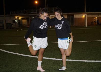 Imagen secundaria 1 - El fútbol femenino hace equipo en Mioño 