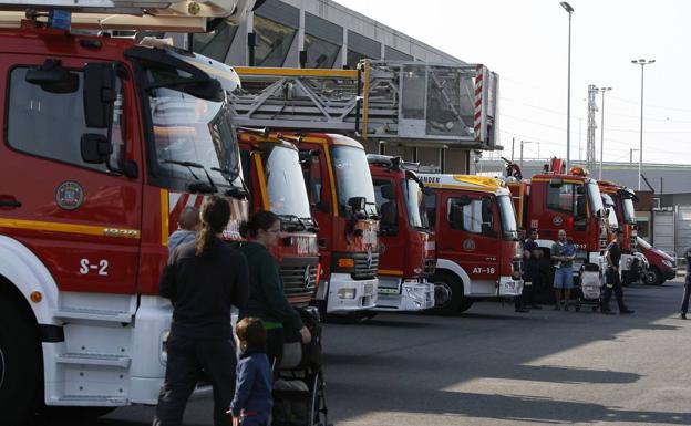 Camiones en el Parque de Bomberos de Santander