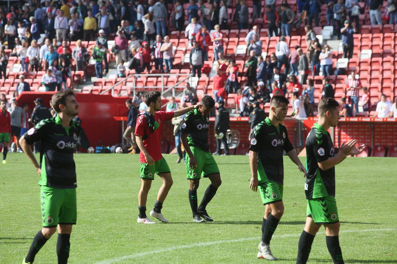 El conjunto cántabro visita el estadio de El Molinón para enfrentarse al filial sportinguista