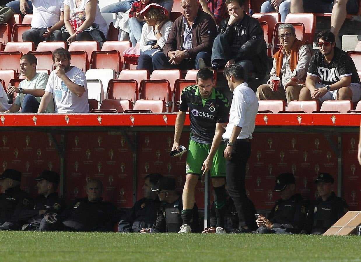 El conjunto cántabro visita el estadio de El Molinón para enfrentarse al filial sportinguista