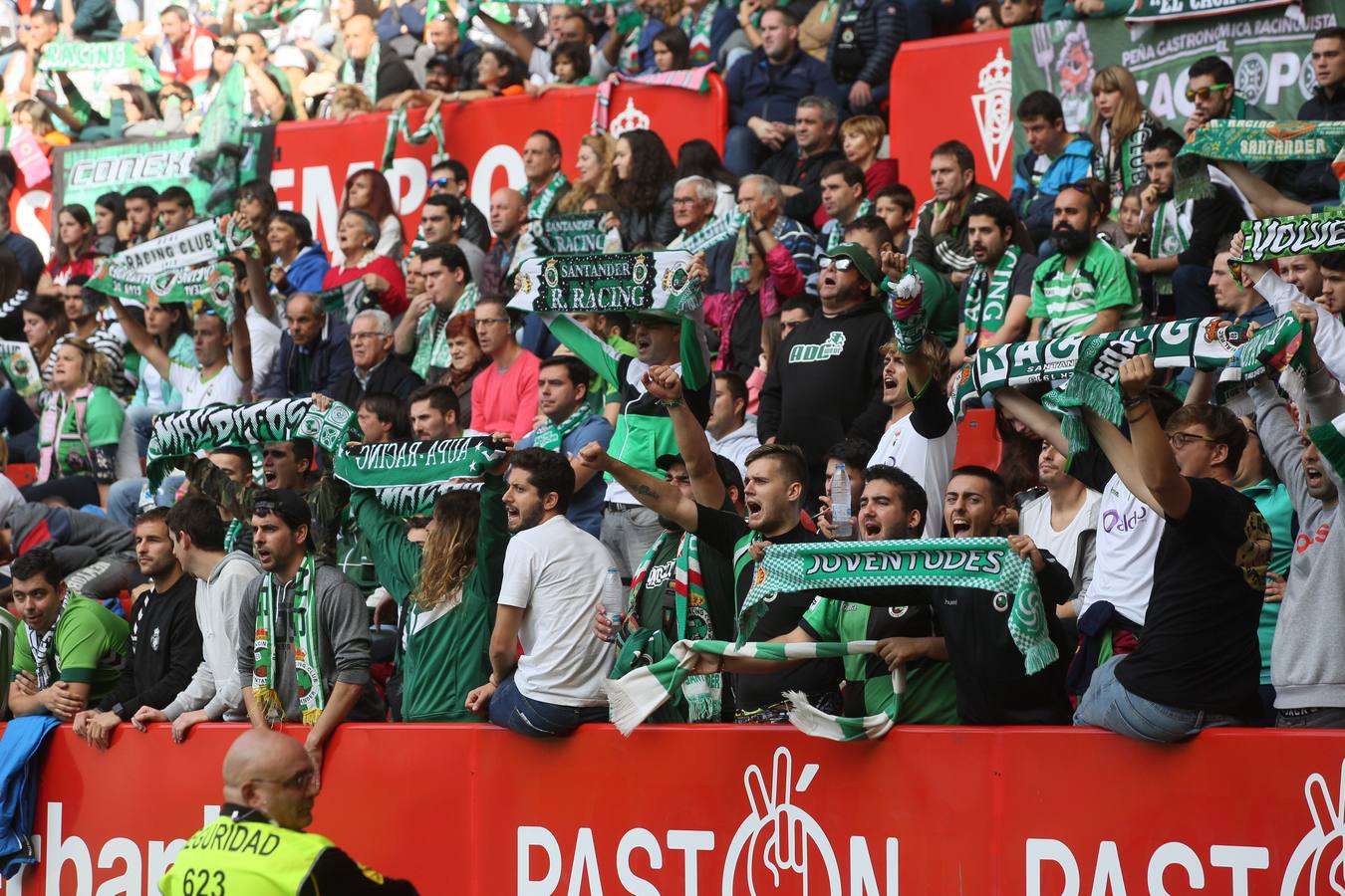 El conjunto cántabro visita el estadio de El Molinón para enfrentarse al filial sportinguista