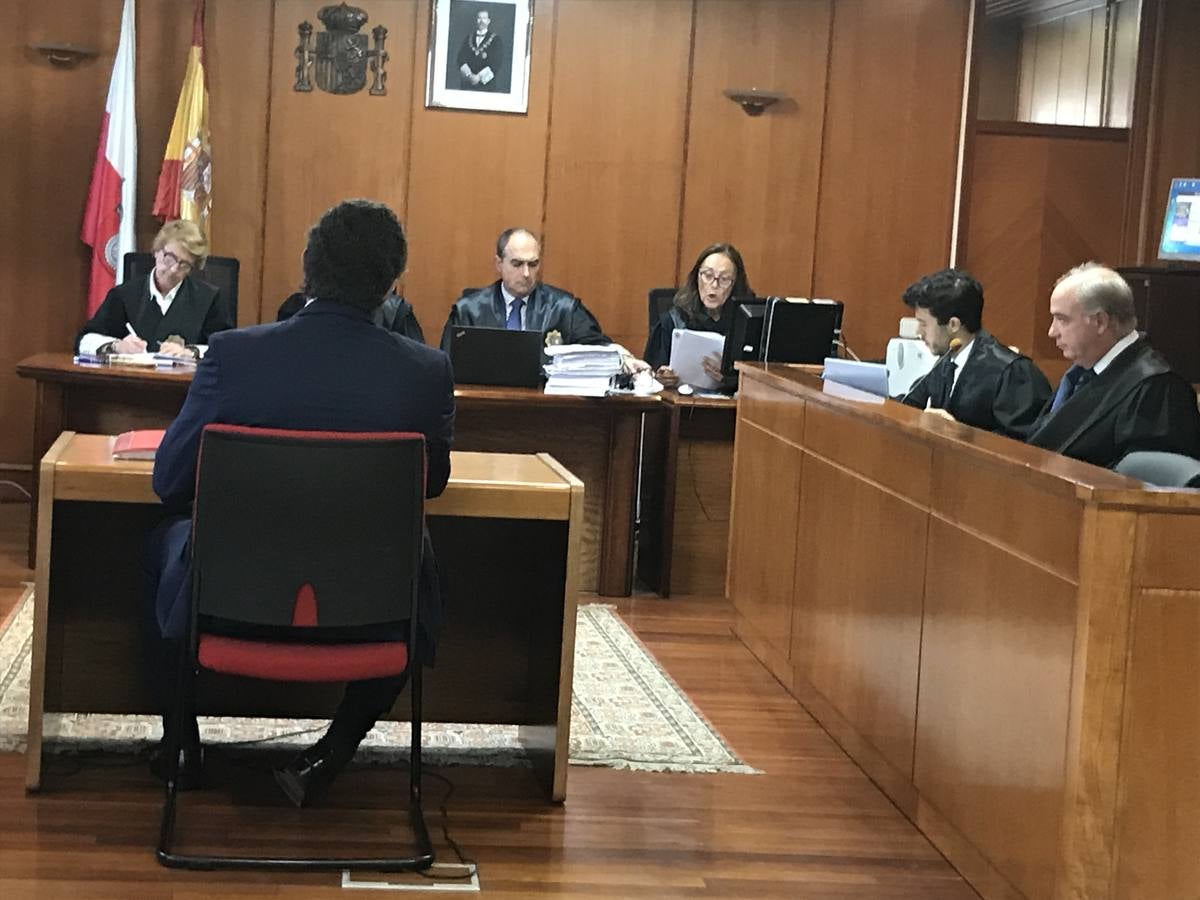 Fotos: Juicio contra un jefe de la Policía Local de Santander acusado de acosar laboralmente a una subordinada