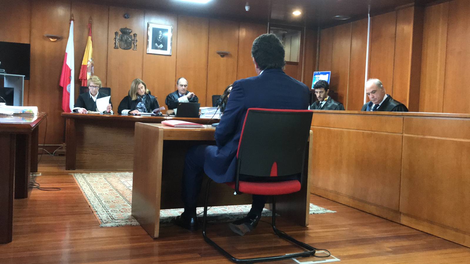 Fotos: Juicio contra un jefe de la Policía Local de Santander acusado de acosar laboralmente a una subordinada