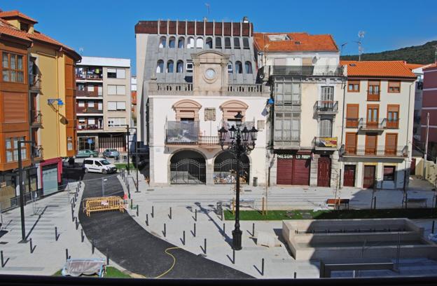 Tras la remodelación, se ha convertido en un lugar apto para el ocio y el descanso con zonas verdes y bancos.