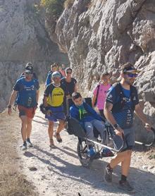 Imagen secundaria 2 - Los &#039;Arrastrasillas&#039;: cumplir el sueño de pasear por la montaña