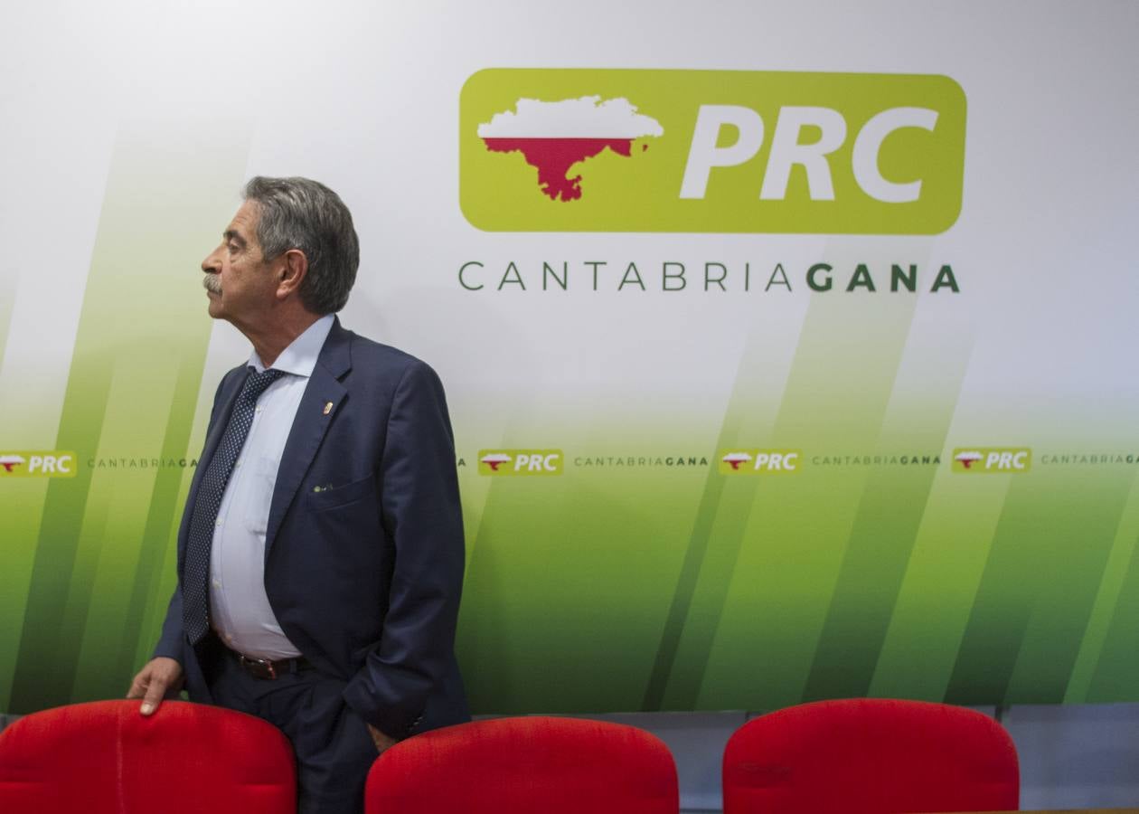 Revilla comunicó, tras anunciar su decisión a los miembros del Comité Ejecutivo del PRC, que volverá a ser candidato a la presidencia del Gobierno de Cantabria