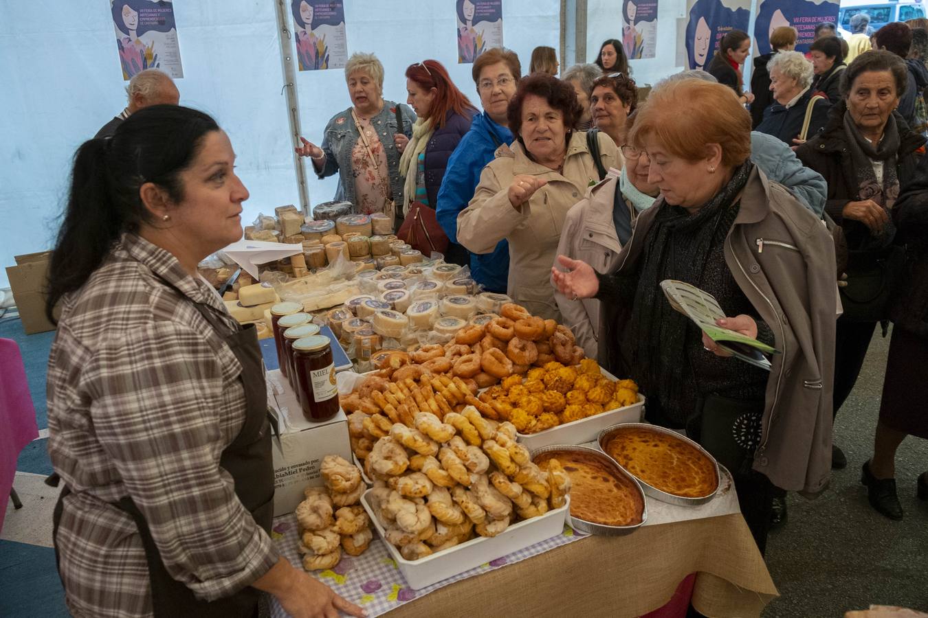Fotos: Inauguración de la VII Feria de Mujeres Artesanas y Emprendedoras de Cantabria en Renedo de Piélagos