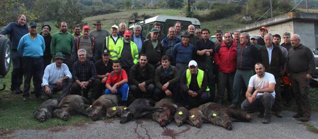 La cuadrilla 16, dirigida por Emilio Casares, con nueve ejemplares abatidos en el lote de Robla y Subiedes. 