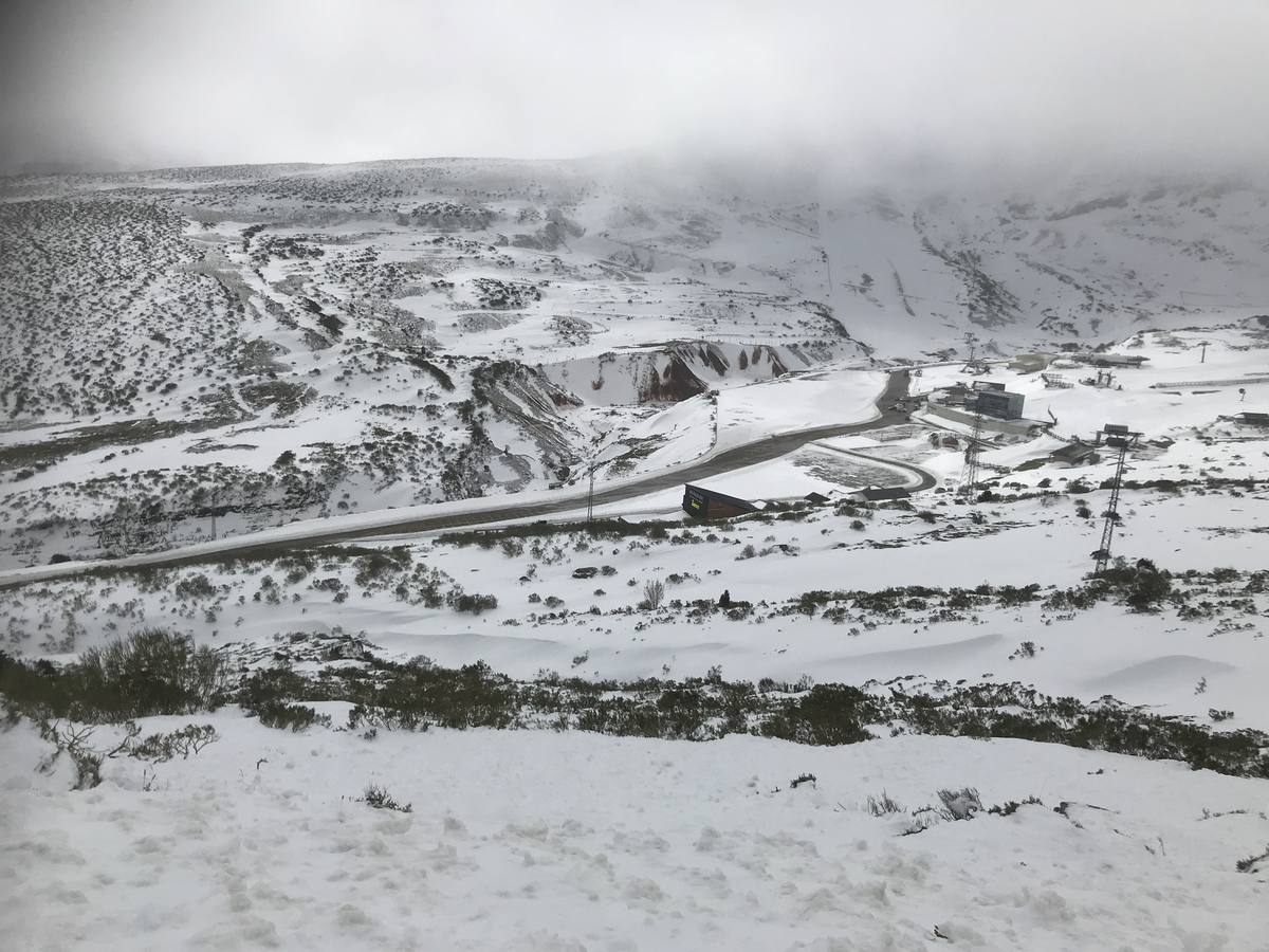 Fotos: La nieve cubre Brañavieja