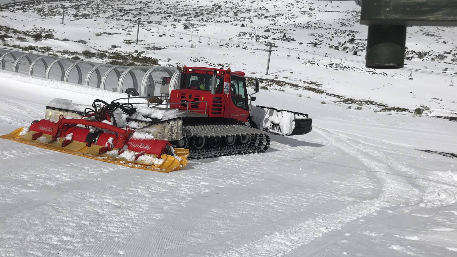 Fotos: La nieve cubre Brañavieja