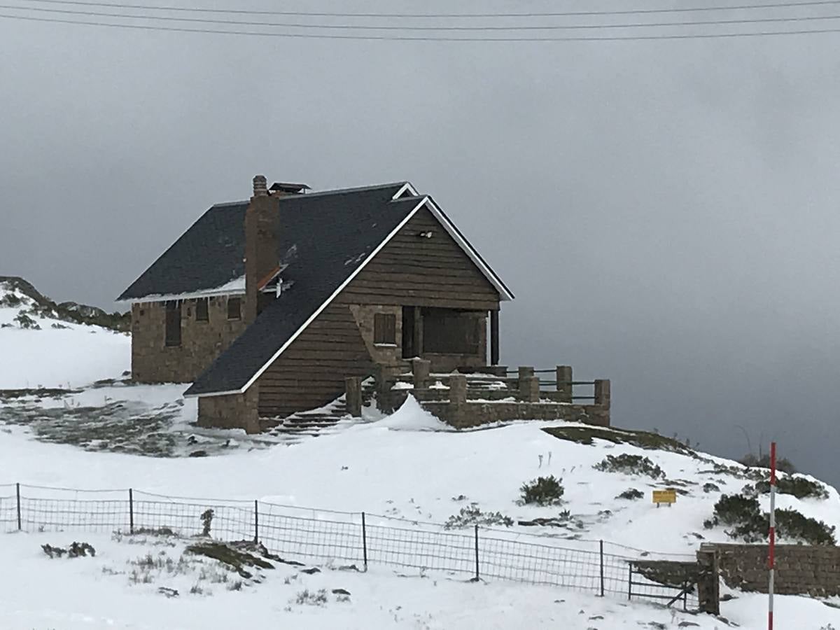 Fotos: La nieve cubre Brañavieja