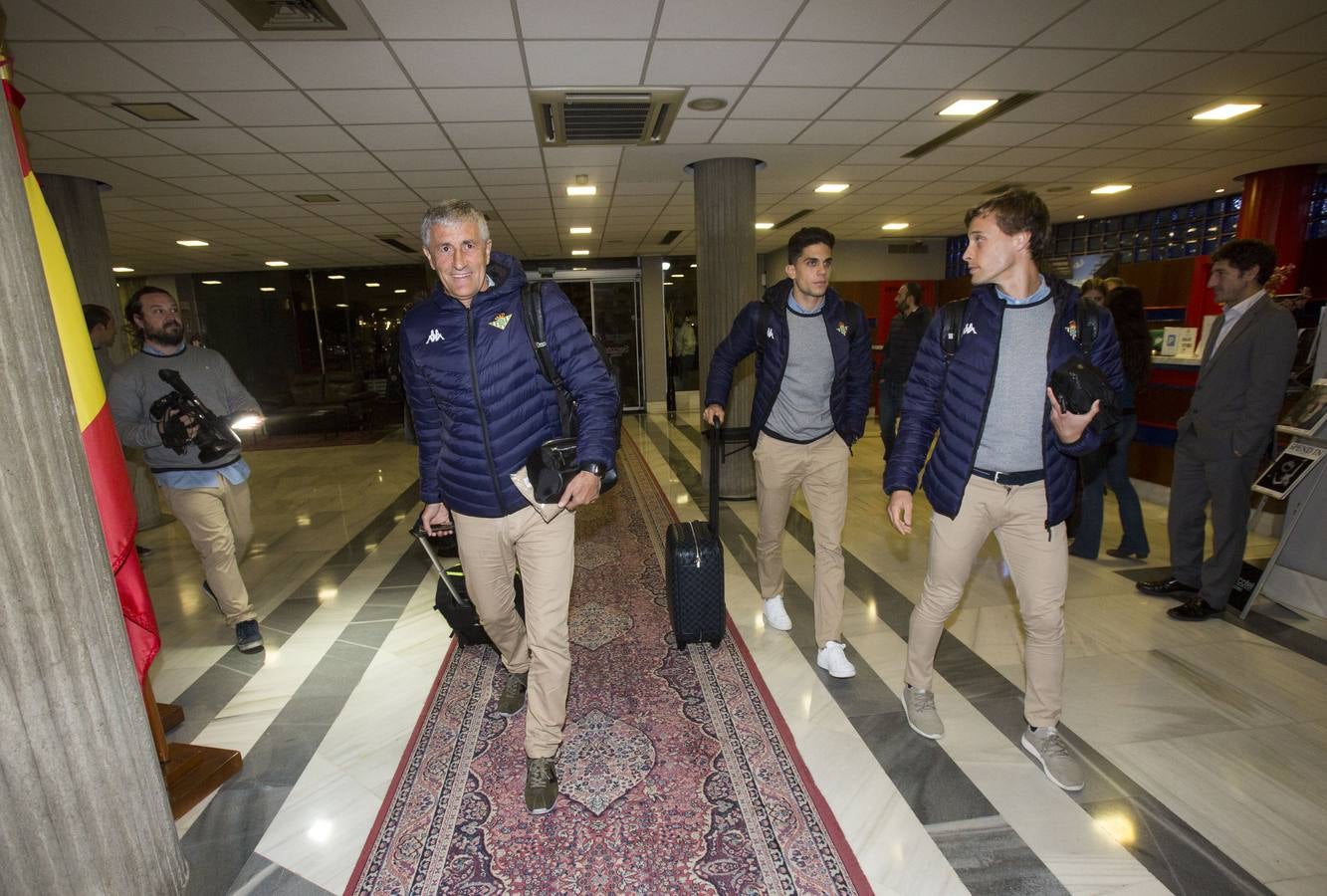 Fotos: El Betis llega a Santander