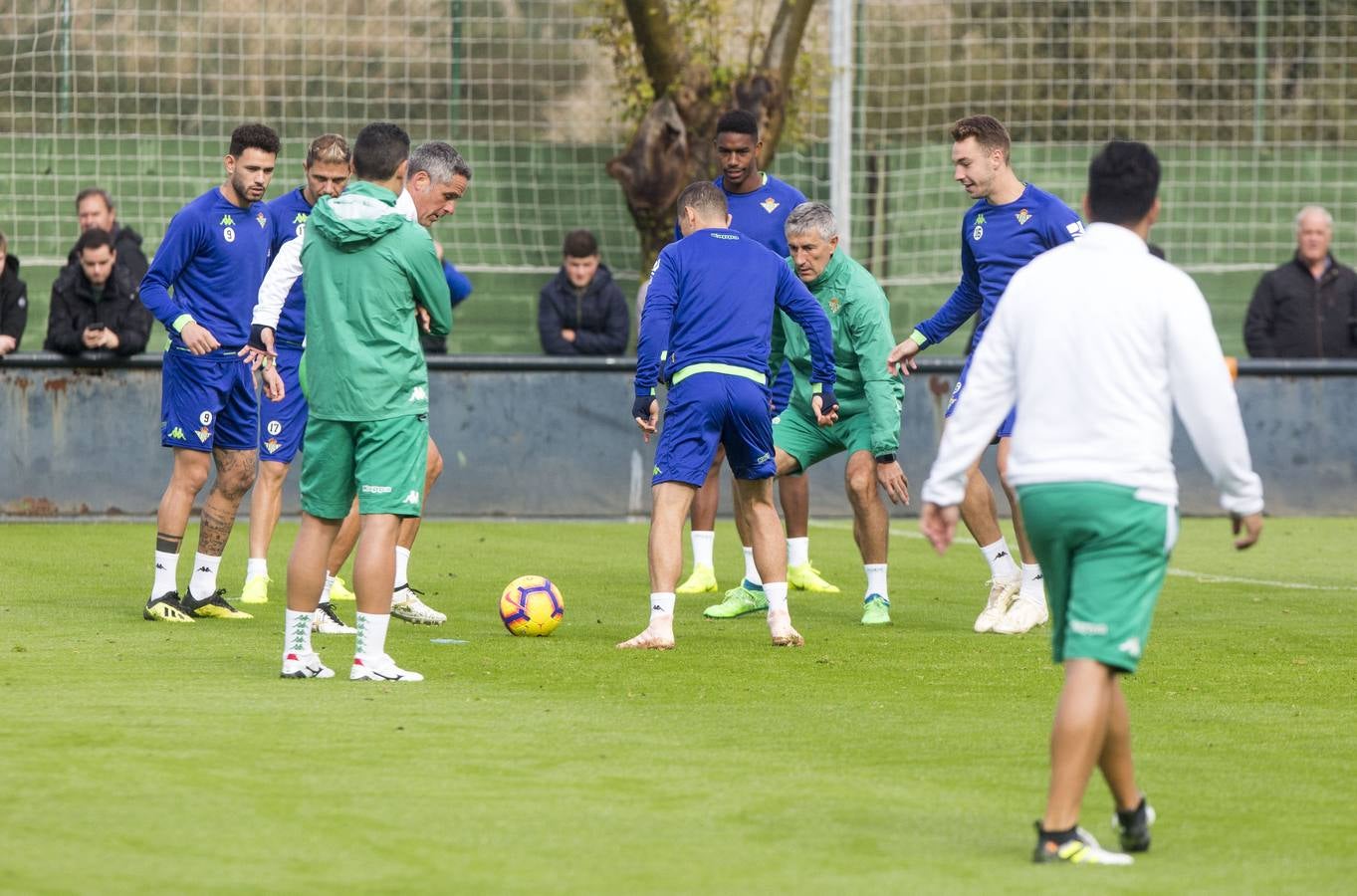 Fotos: Entrenamiento del Betis en las inslaciones Nando Yosu