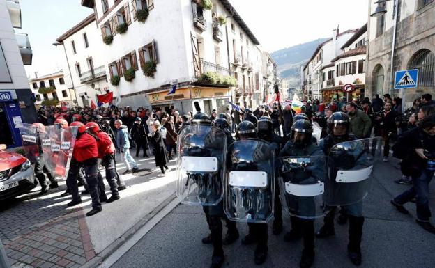 Despliege policial en Alsasua.