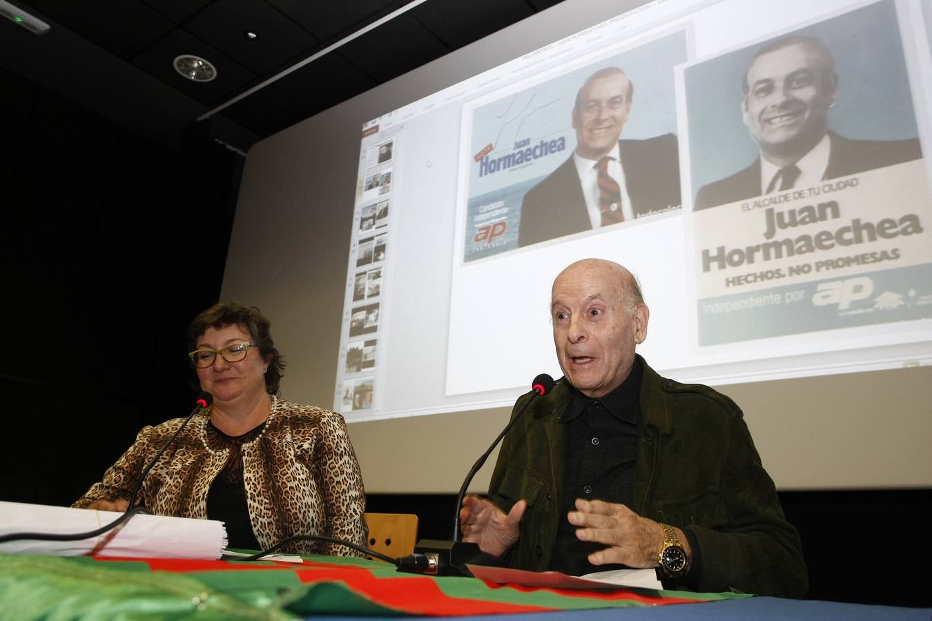 Fotos: El expresidente regional, Juan Hormaechea, invitado por la asociación Amigos de Torrelavega