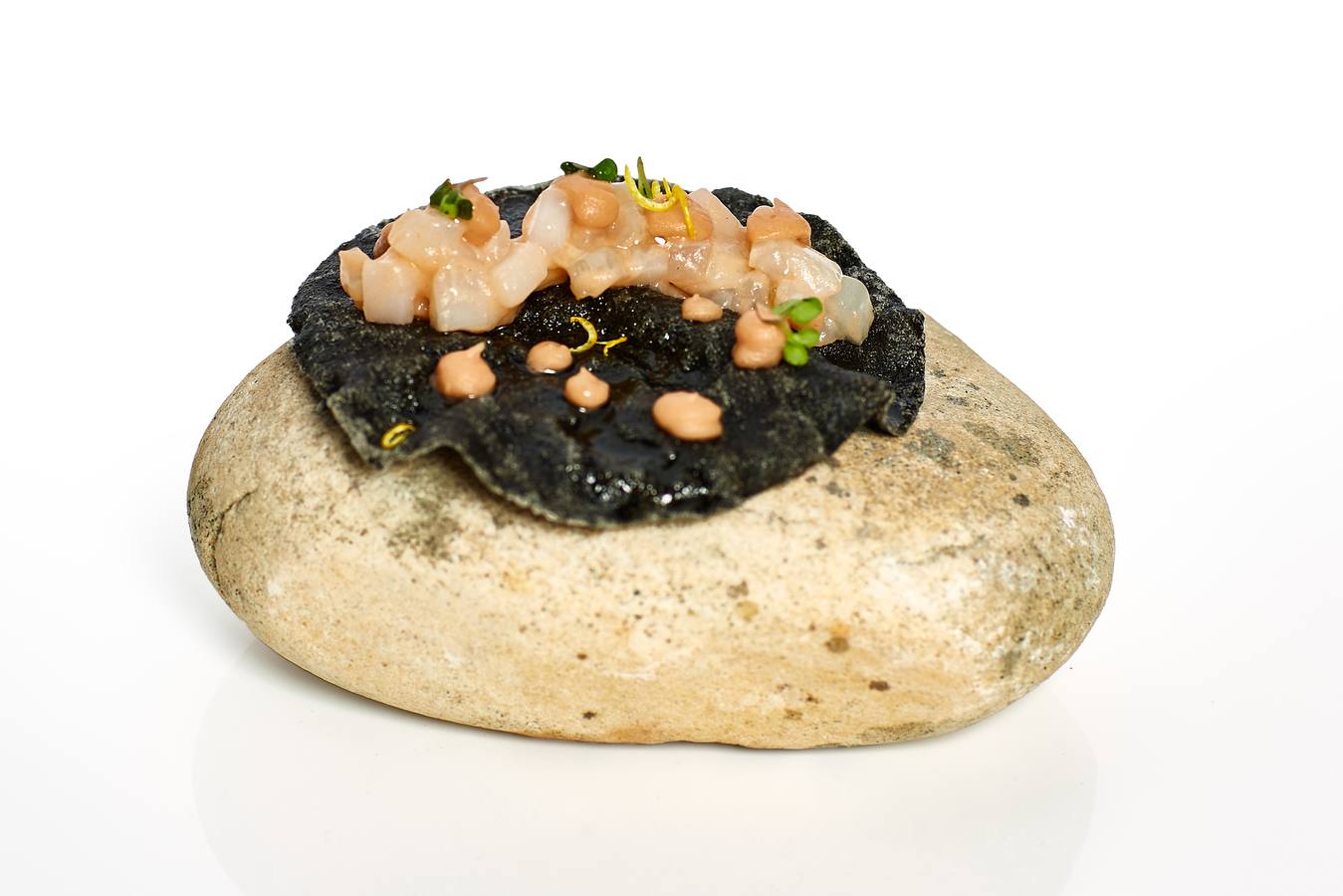 Tartar de calamar a la brasa, de Mario Fernández Argüelles.