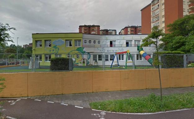 Las familias del centro de atención a niños de La Albericia defienden a los educadores y niegan los malos tratos