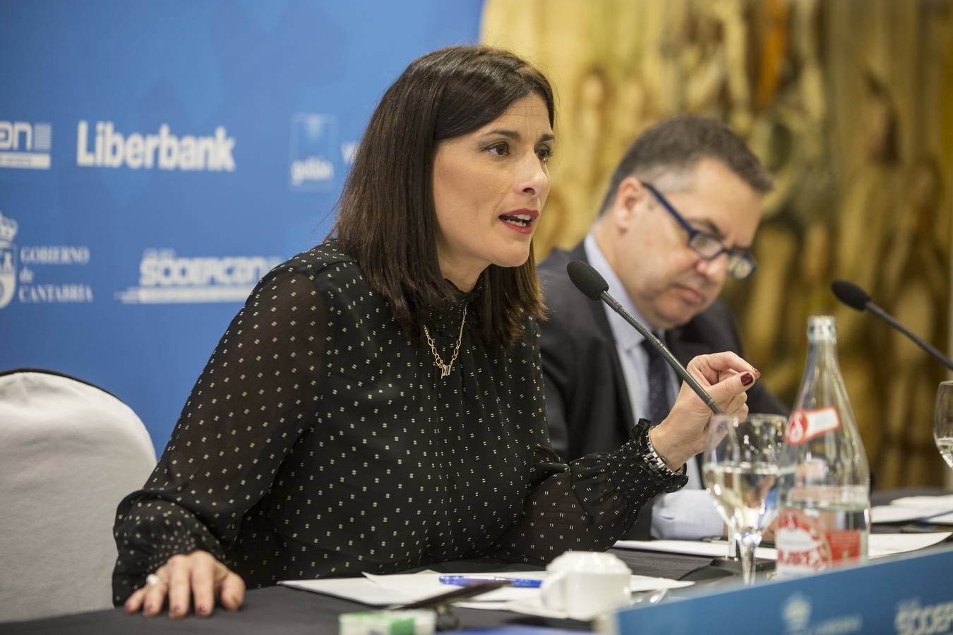 Fotos: La alcaldesa Gema Igual, en el Foro Económico de El Diario Montañés