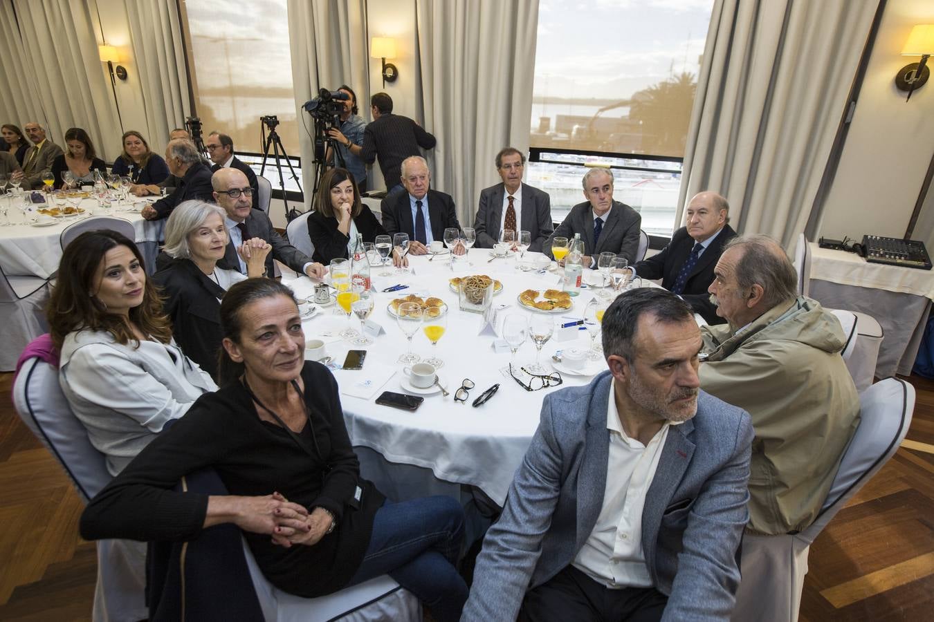 Fotos: Público asistente al Foro Económico de El Diario Montañés