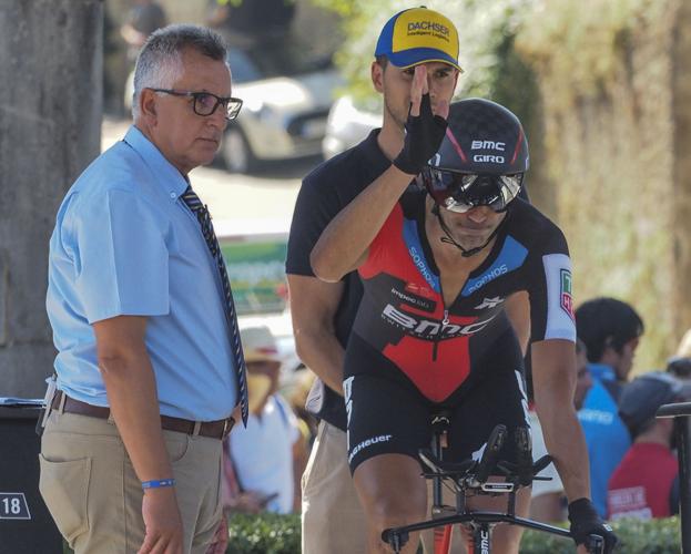 Fran Ventoso, con el BMC, en la salida de Santillana, en la contrarreloj de la pasada Vuelta a España.