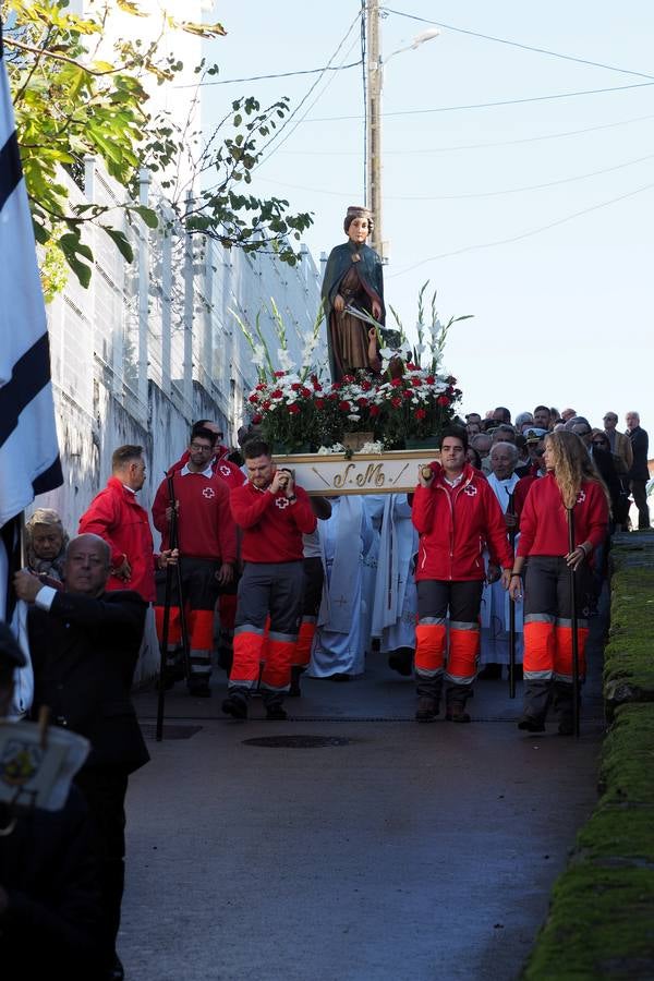 Laredo conmemora la festividad de San Martín, patrón de la Cofradía de Pescadores pejina. Los actos comenzaron en la iglesia de San Martín, donde se renovaron los cargos de la Cofradía, que ha donado 3.000 euros para reparar el tejado de la iglesia de Santa María. Después se celebró la tradicional procesión.