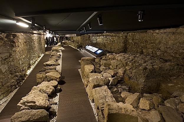 Imagen del Centro de Interpretación de la Muralla Medieval de Santander, en la Plaza Porticada.