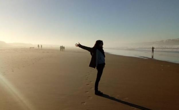 Disfrutando del atardecer en la playa de Somo.