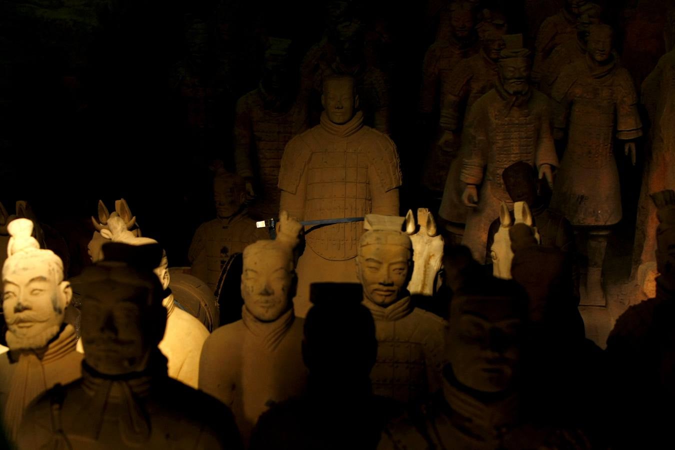 Fotos: Los Guerreros de Terracota ya están instalados en La Lechera