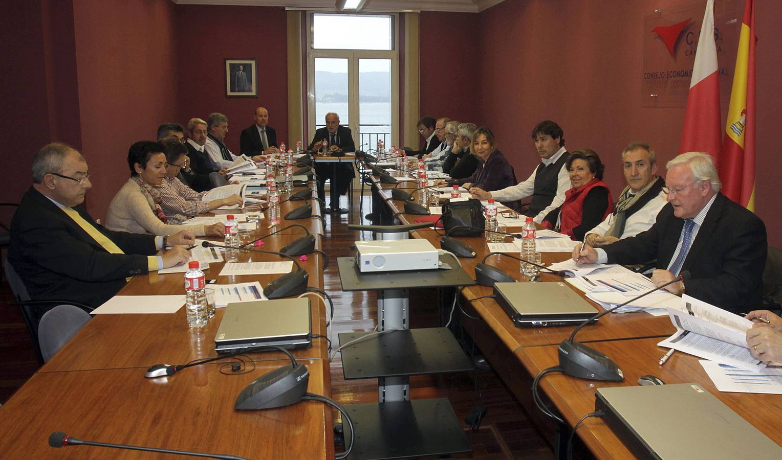Una de las reuniones del consejo en 2012, antes de su disolución 