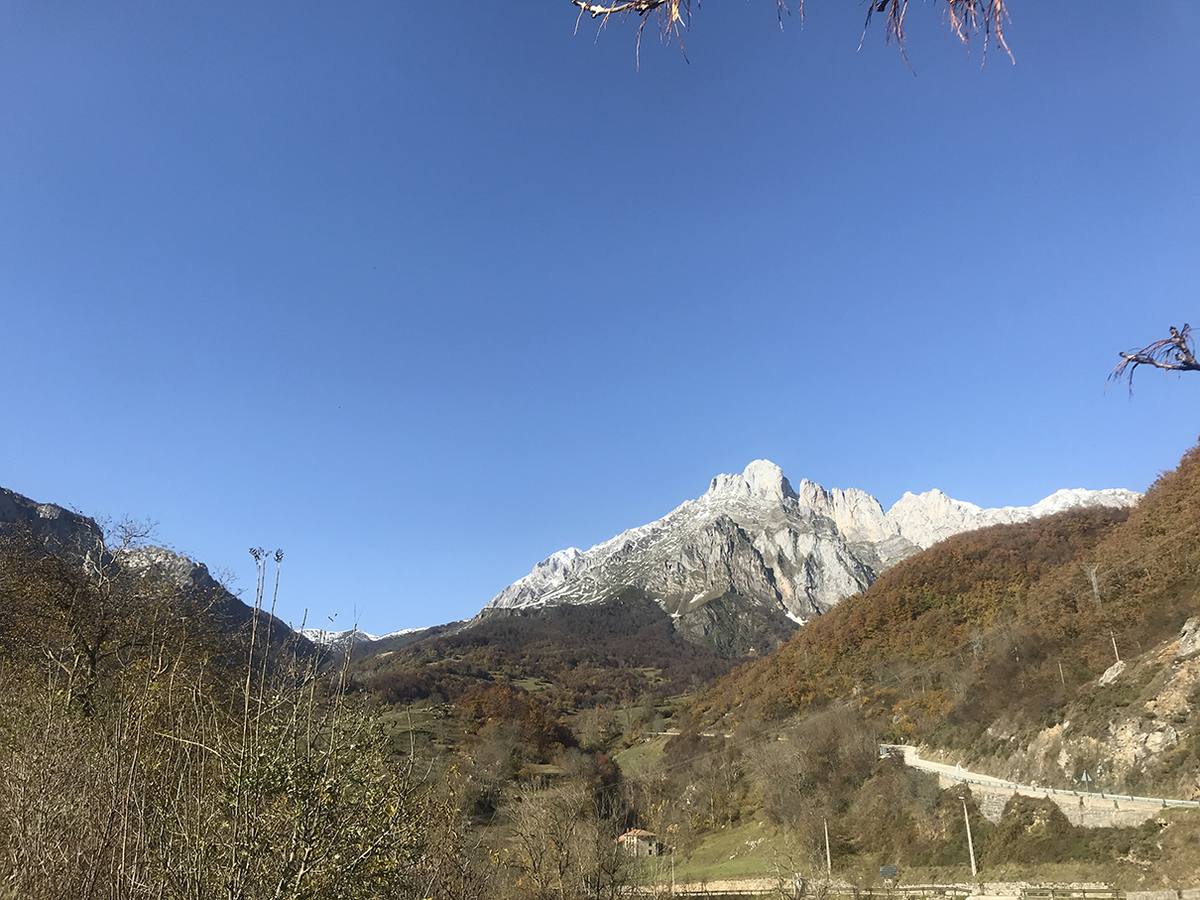 La ruta es ideal para gente que no se ve capacitada para meterse en alta montaña y lo que busca es dar un buen paseo