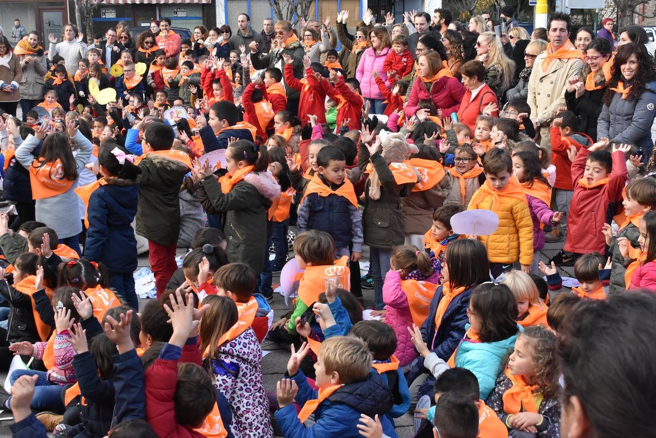 Los niños de Los Corrales y Cieza se manifiestan por las calles pidiendo mantener una tradición secundada en un bando por el Ayuntamiento
