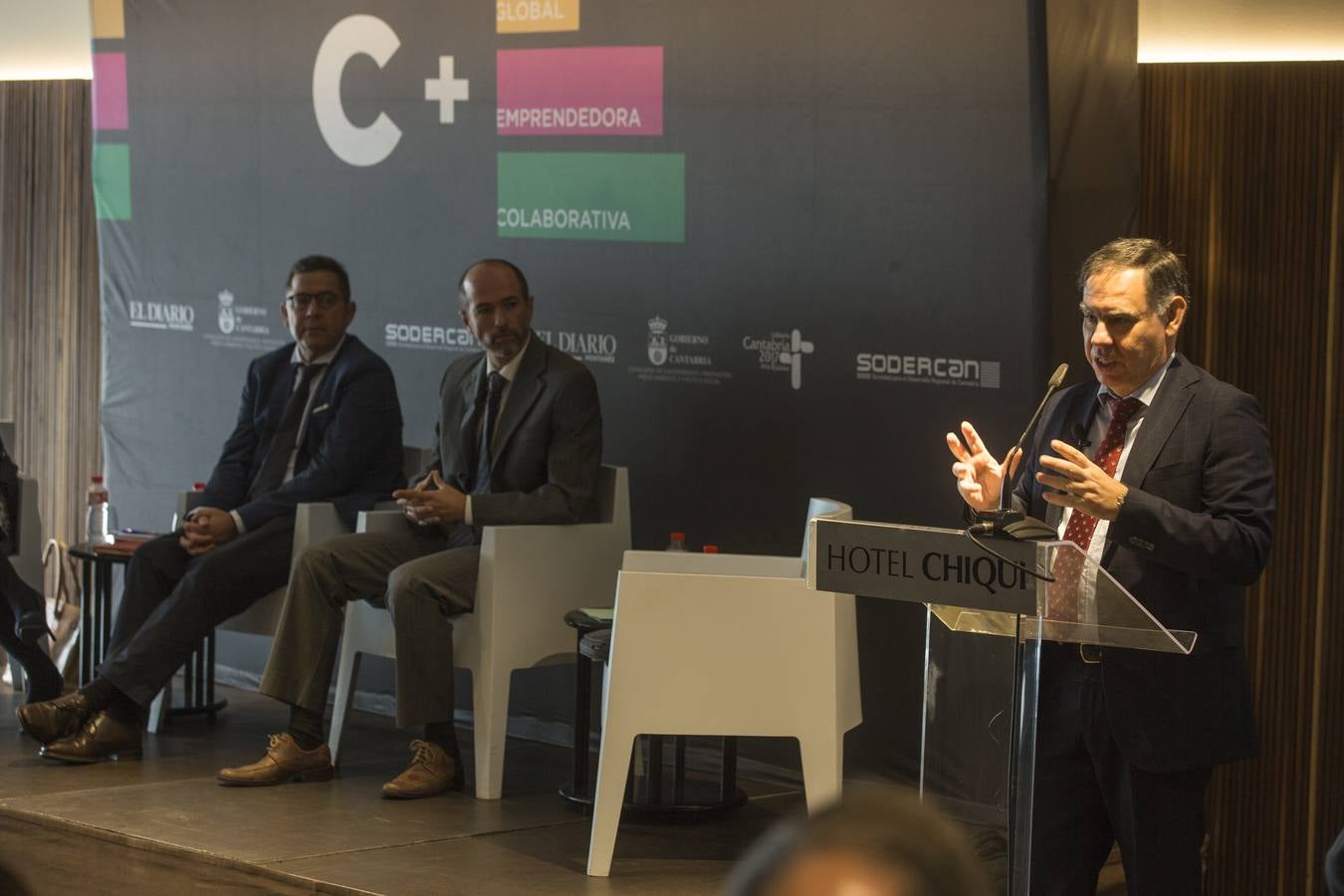 Javier Ponce, director del CDTI, junto con Marcos Díaz y José María Rotaeche, participa en el ciclo organizado por El Diario y Sodercán