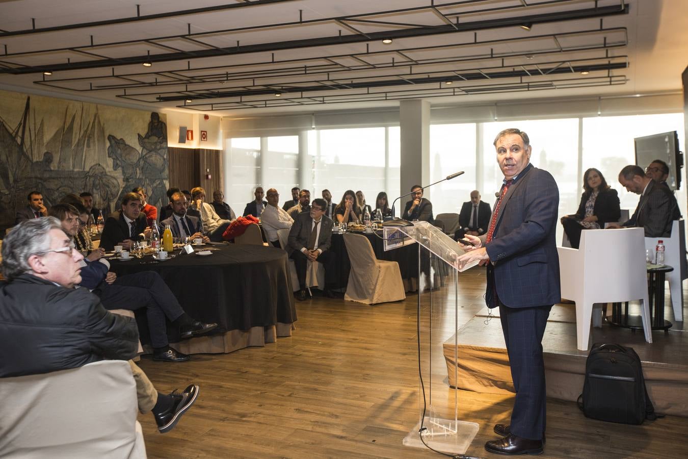Javier Ponce, director del CDTI, junto con Marcos Díaz y José María Rotaeche, participa en el ciclo organizado por El Diario y Sodercán