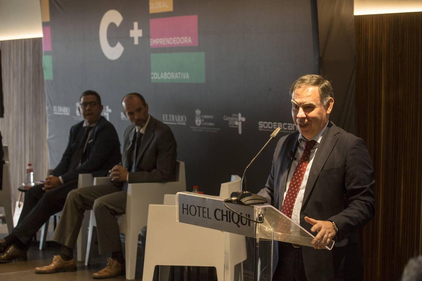 Javier Ponce, director del CDTI, junto con Marcos Díaz y José María Rotaeche, participa en el ciclo organizado por El Diario y Sodercán
