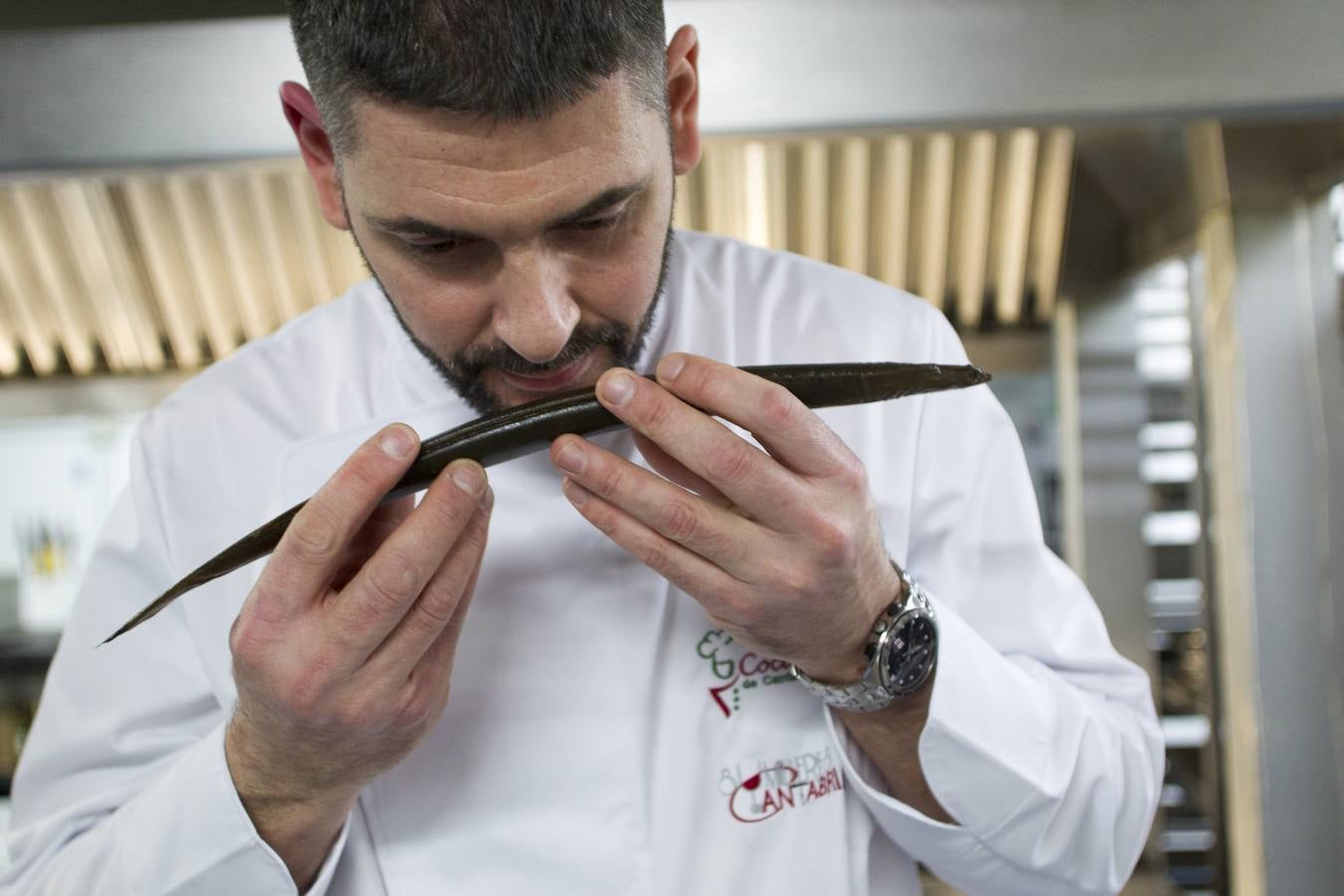 Amadeo Rodríguez lidera un proyecto que emprendió tras dejar de pescar angulas y que pretende la repoblar los ríos cántabros. Toni González, Juanma España, José Antonio Llorente y Cristian Cacho le acompañaron en la presentación del pruyecto