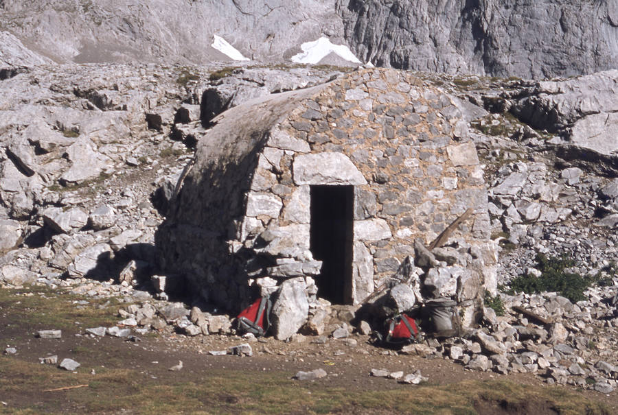 La familia de Rafael Suárez dona su archivo fotográfico al Pueblo de Asturias el archivo del montañero