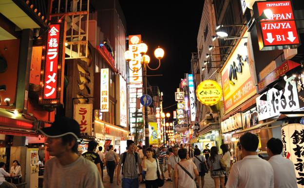 Osaka es la tercera ciudad más grande de Japón, después de Tokio y Yokohama.