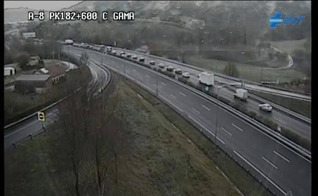 Retenciones en Gama por el accidente en la A-8.