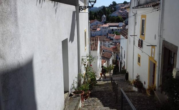 Una de las calles de la Judería de Castelo de Vide.