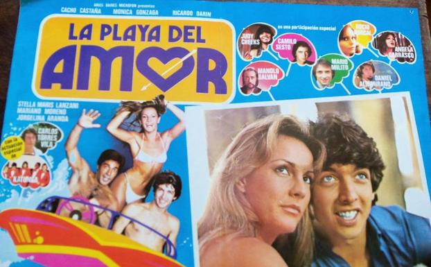 Cartel de 'La playa del amor', con un joven Ricardo Darín a bordo de la lancha y en la foto principal. Arriba, Camilo Sesto como estrella invitada.